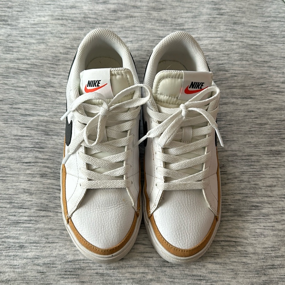 Nike Court Legacy Shoes